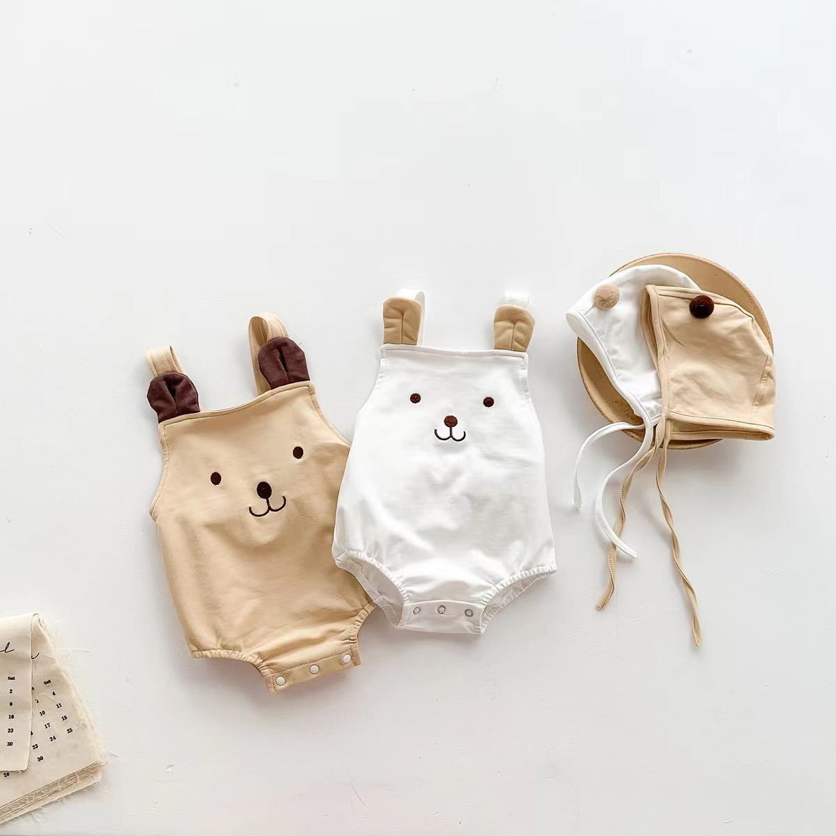 060608AY 夏裝新款兒童背帶哈衣韓版卡通刺繡小熊男女寶寶連體衣棉帽子爬服
